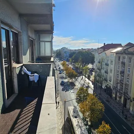 Single Or Double With Balcony Close To Alameda Metro! Privatunterkunft Lissabon
